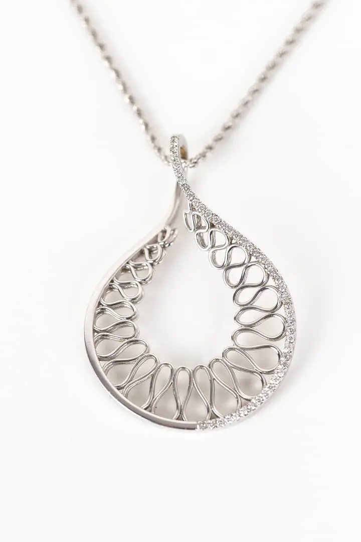 Ciondolo intrecciato in argento